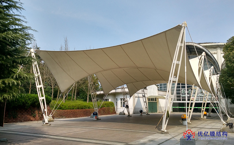 营口张拉膜景观棚——自然与艺术的交融