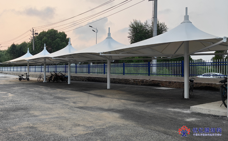 中柱連帽式遮陽(yáng)棚